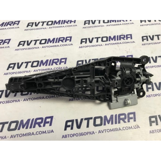 Ручка задніх лівих дверей зовнішня Opel Insignia HB 2008-2017 13505890